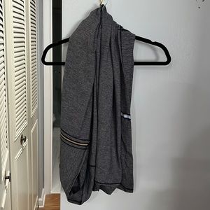 Lululemon infinity scarf